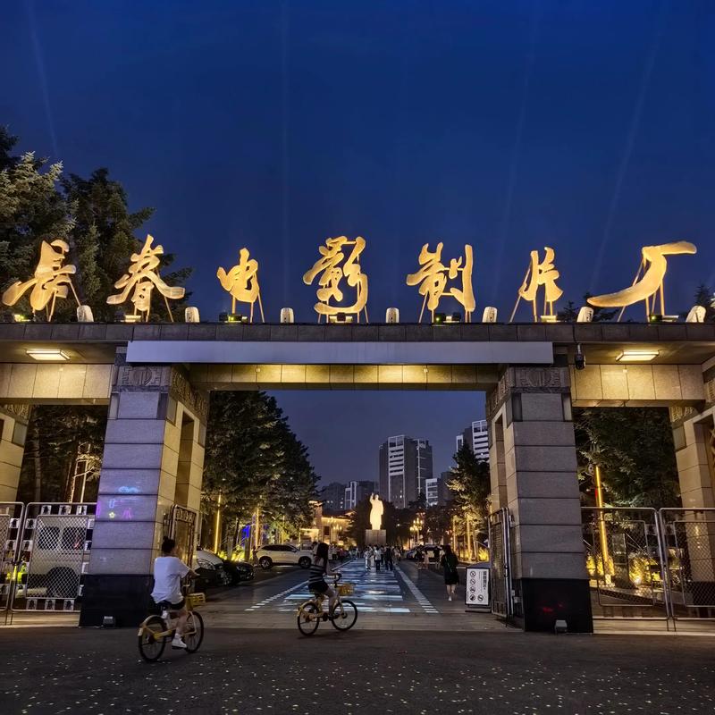 美少妇的羞辱av电影一区二区的相关介绍