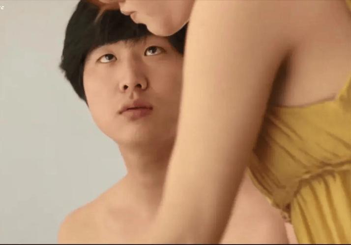 一边亲一边揉胸的相关介绍