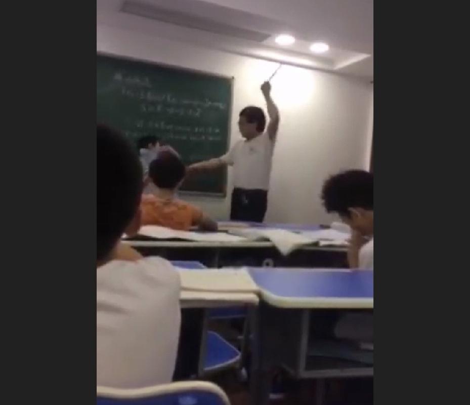 酒店人妻自拍的相关介绍