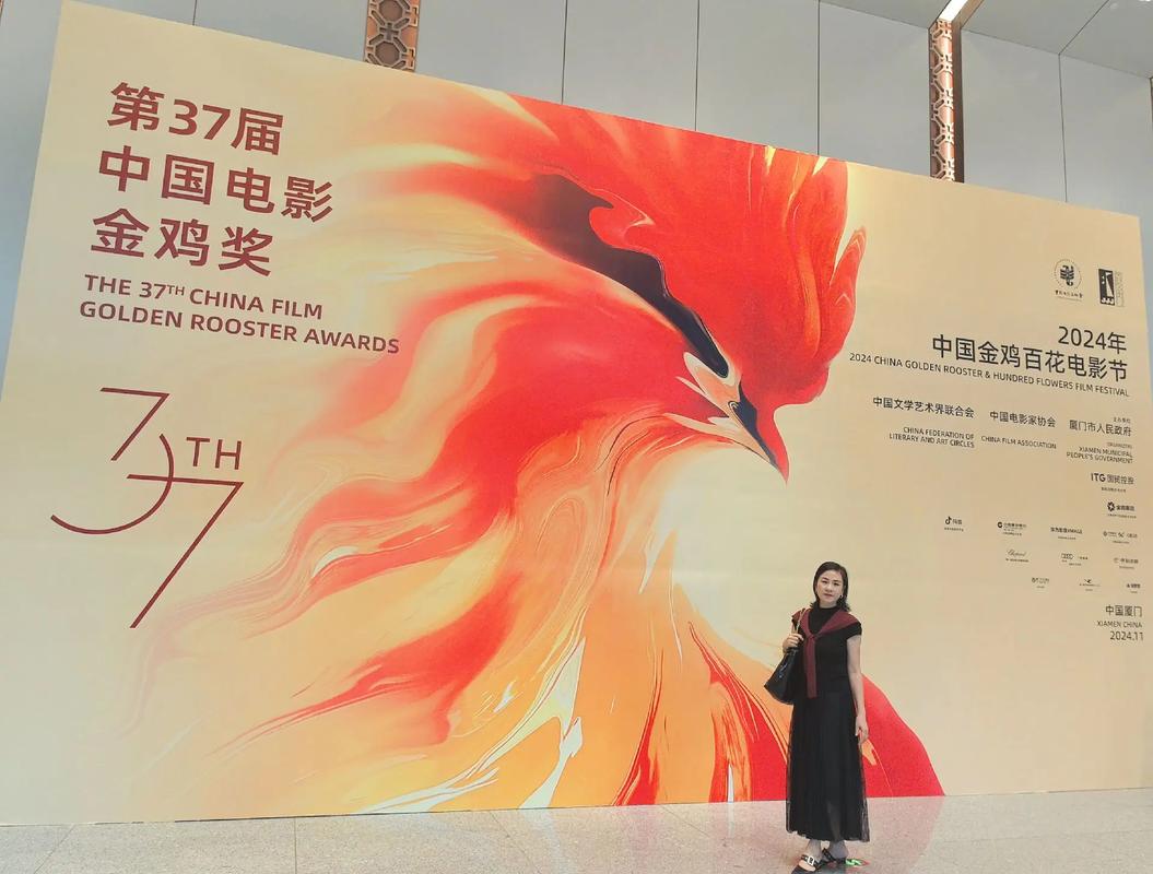 扒开美女双腿流出白浆的相关介绍