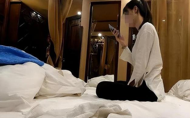 少妇av一区二区丰满蜜桃的相关介绍