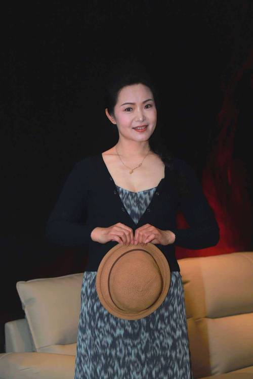 美女猛操操哭的相关介绍