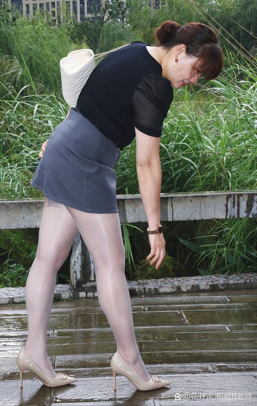 少妇av福利的相关介绍