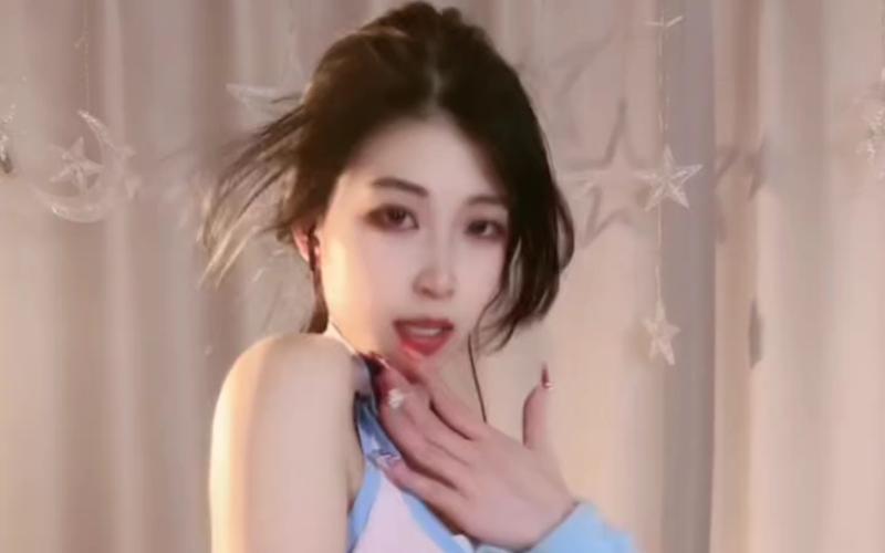 我操我的美女老师的相关介绍