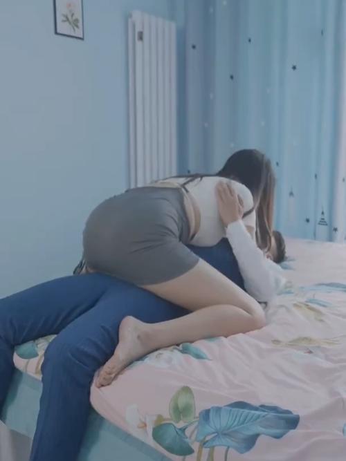 美女老师被男生操的相关介绍