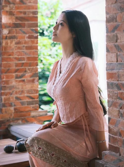 风骚的女秘书的相关介绍