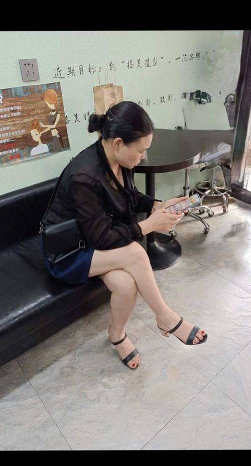 人妻少妇的诱惑在线的相关介绍