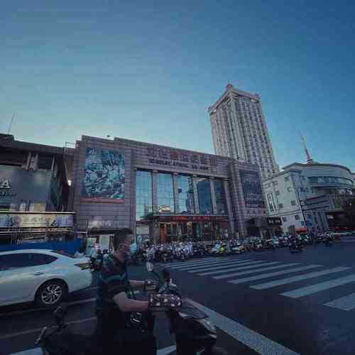 美女老师舔我的相关介绍