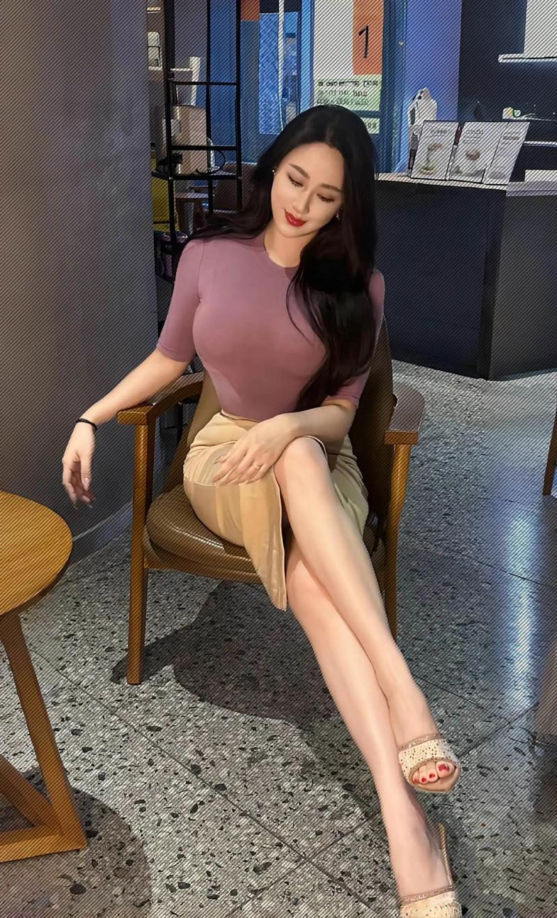 少妇av理论片的相关介绍