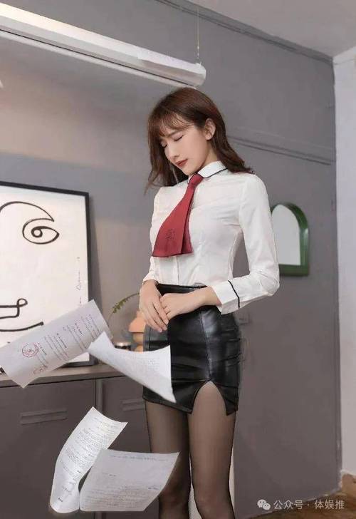 亚洲少妇av在线的相关介绍