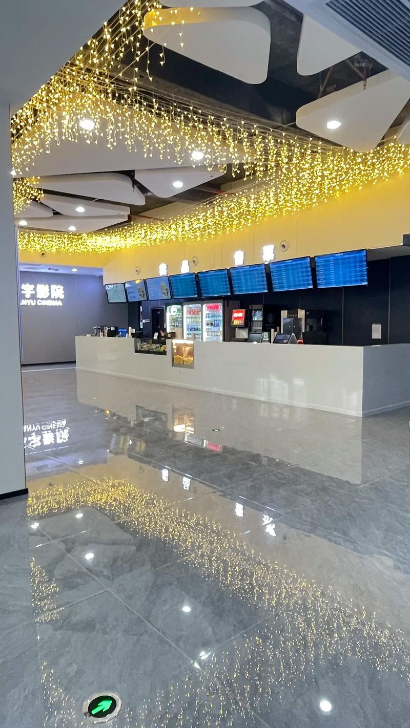 操美女老师视频的相关介绍